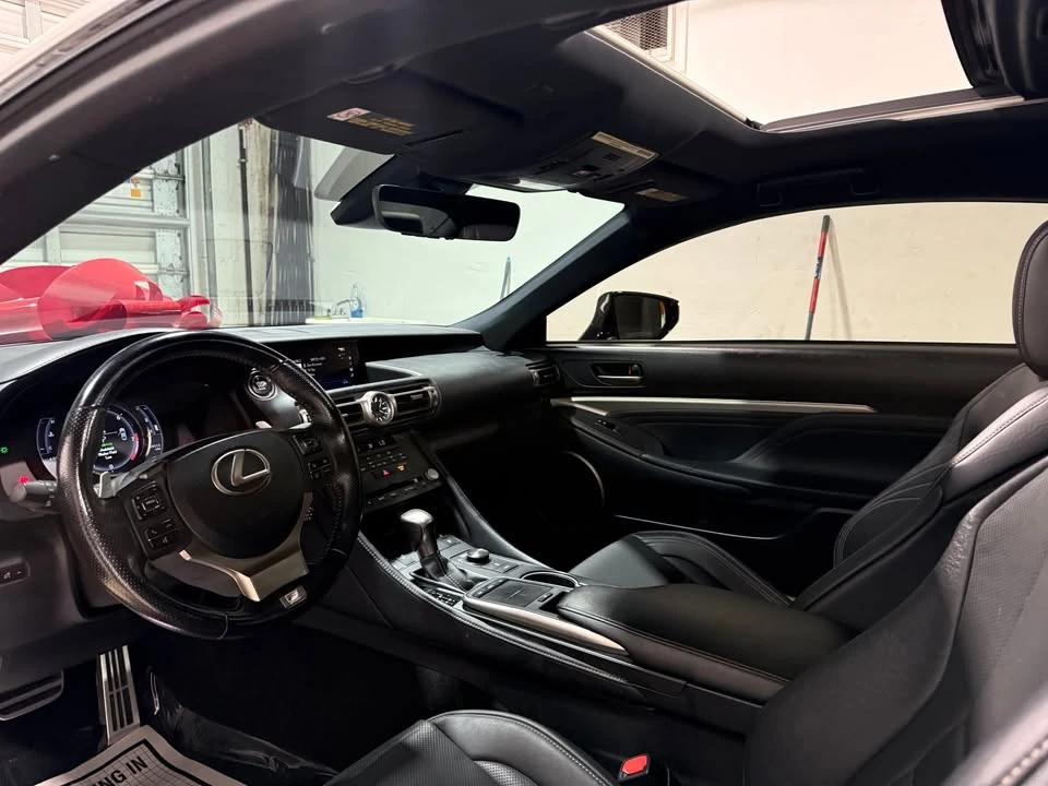 2020 Lexus RC - Image 9 of 11