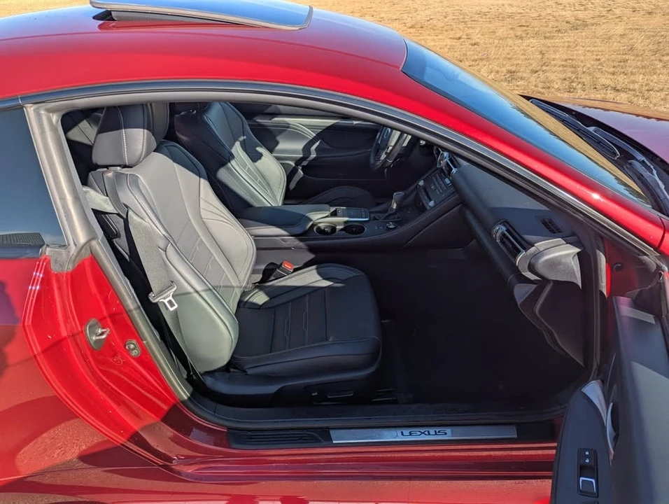 2020 Lexus RC - Image 7 of 8