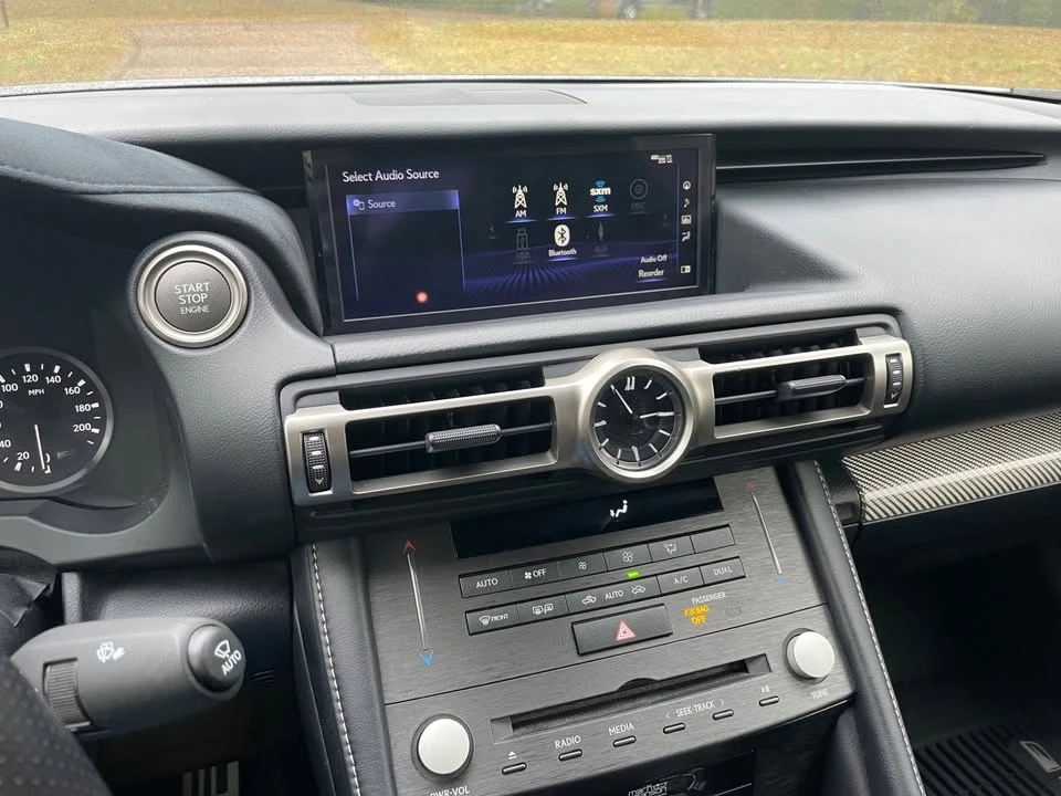 2020 Lexus RC F - Image 16 of 18