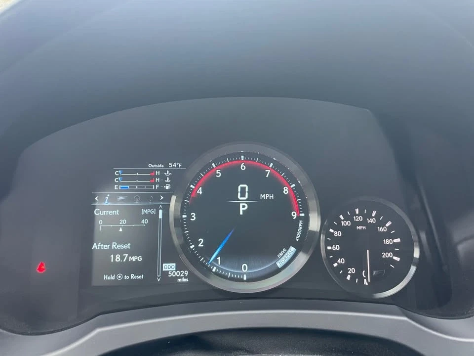 2020 Lexus RC F - Image 13 of 18