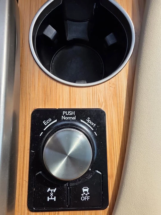 2020 Lexus RX 4th Gen - Image 14 of 17