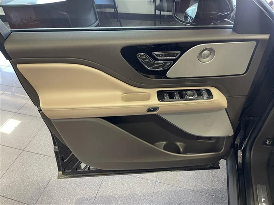 2020 Lincoln Aviator 2nd Gen - Image 24 of 31