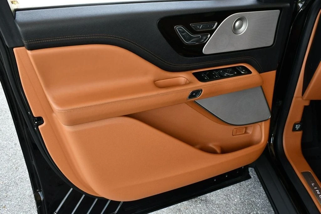 2020 Lincoln Aviator 2nd Gen - Image 11 of 12
