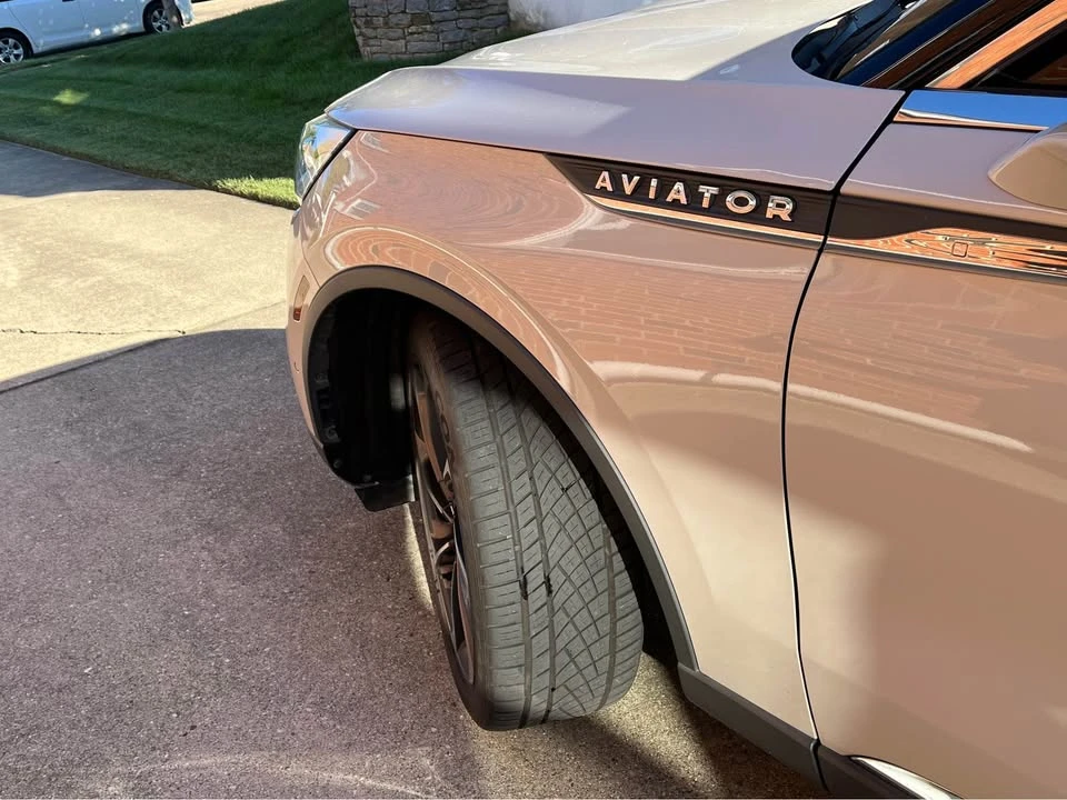2020 Lincoln Aviator 2nd Gen - Image 2 of 10