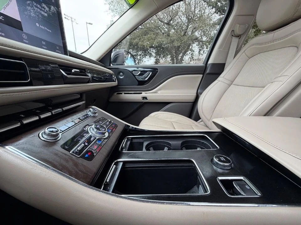 2020 Lincoln Aviator 2nd Gen - Image 17 of 21