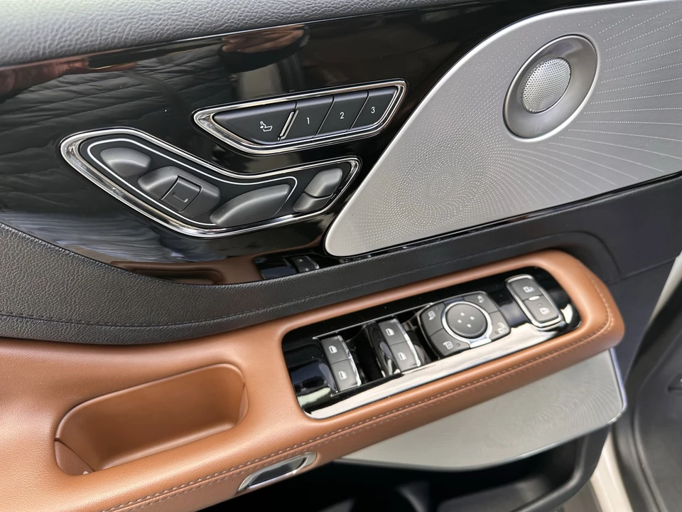 2020 Lincoln Aviator 2nd Gen - Image 18 of 21