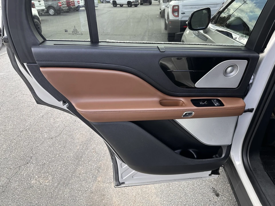 2020 Lincoln Aviator 2nd Gen - Image 11 of 21