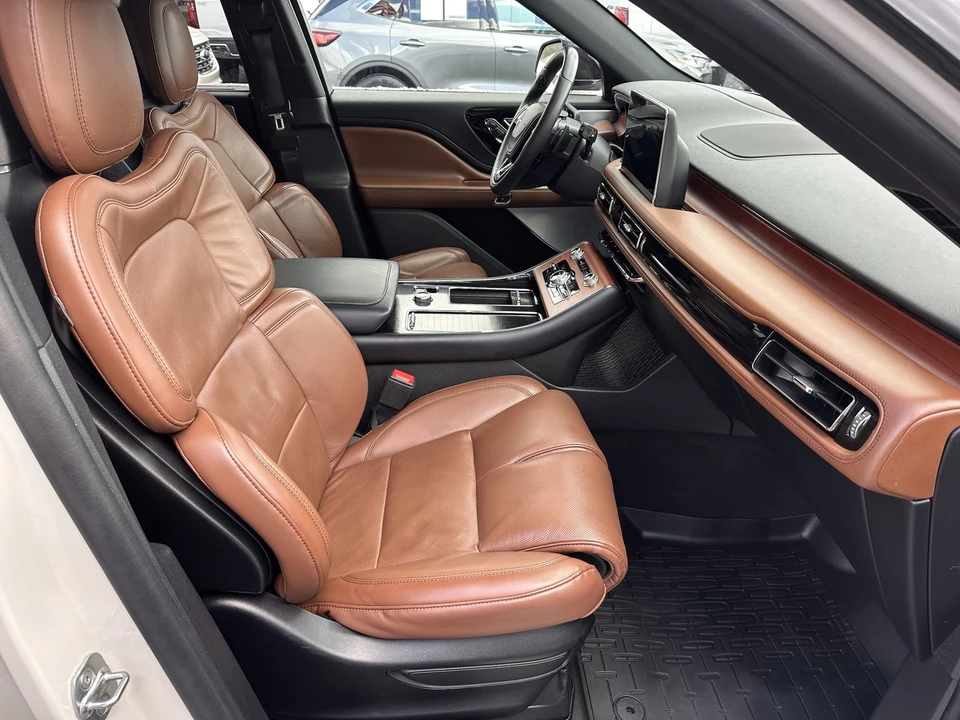 2020 Lincoln Aviator 2nd Gen - Image 14 of 21