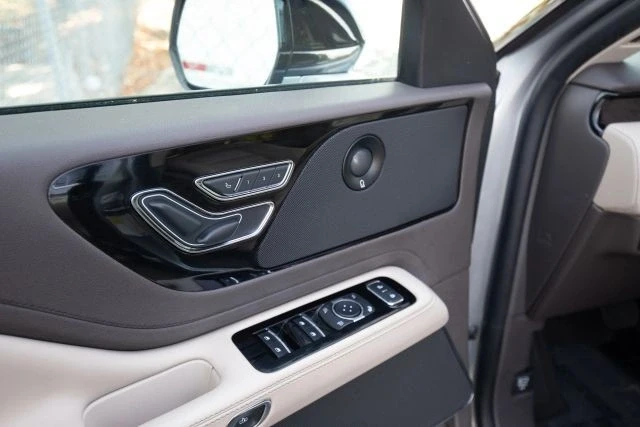 2020 Lincoln Aviator 2nd Gen - Image 16 of 21