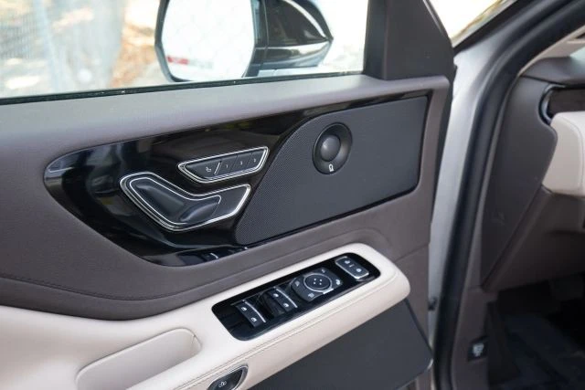 2020 Lincoln Aviator 2nd Gen - Image 16 of 21