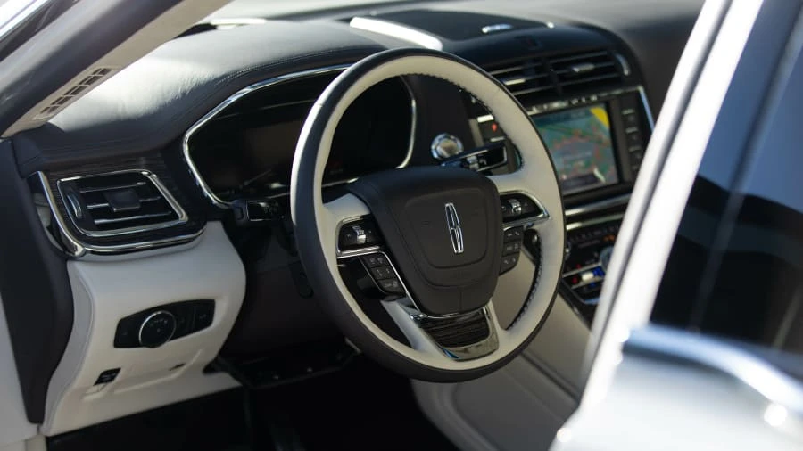 2020 Lincoln Continental 10th Gen - Image 10 of 27