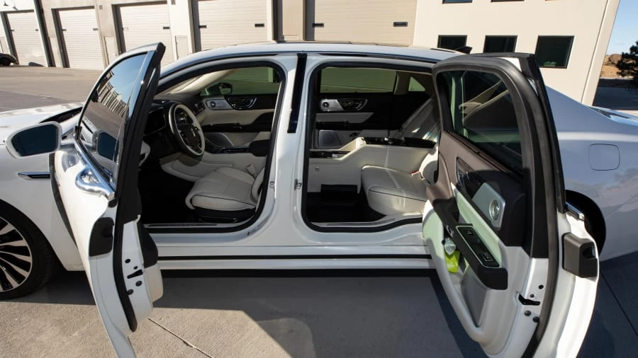 2020 Lincoln Continental 10th Gen - Image 18 of 27