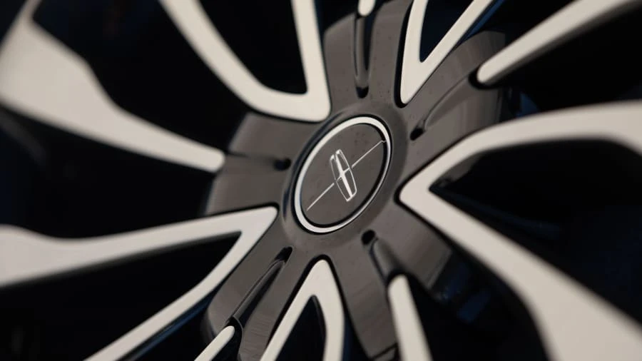 2020 Lincoln Continental 10th Gen - Image 19 of 27