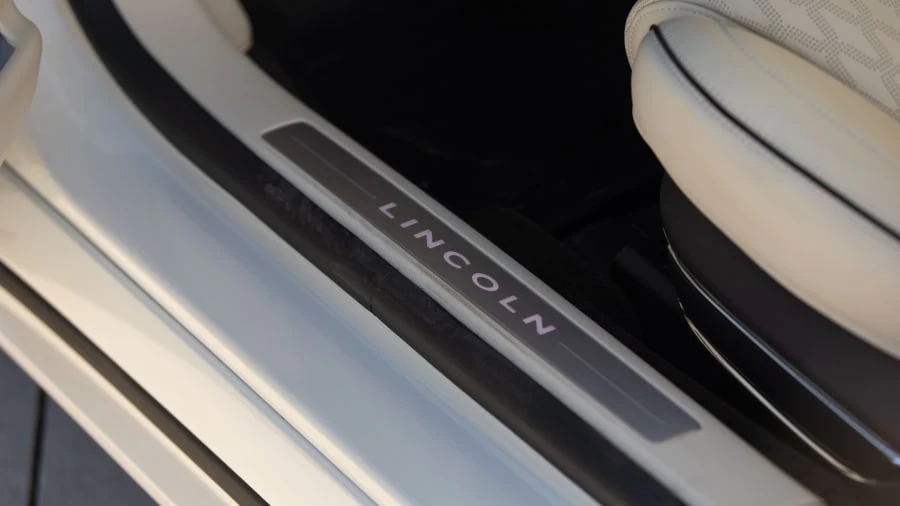 2020 Lincoln Continental 10th Gen - Image 26 of 27