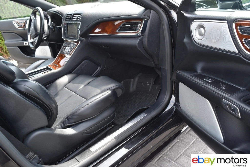 2020 Lincoln Continental 10th Gen - Image 16 of 24