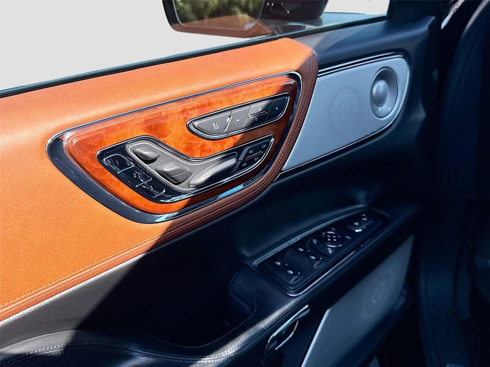 2020 Lincoln Continental 10th Gen - Image 16 of 21