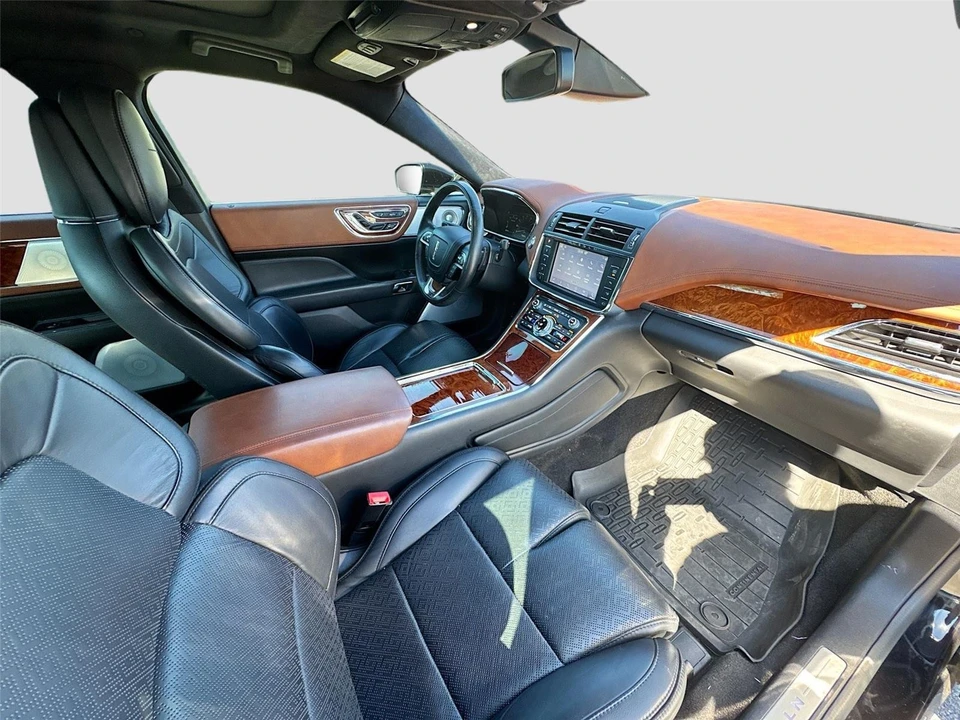 2020 Lincoln Continental 10th Gen - Image 11 of 16