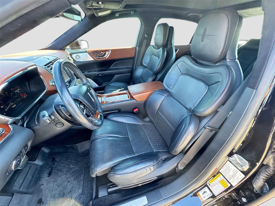 2020 Lincoln Continental 10th Gen - Image 15 of 16