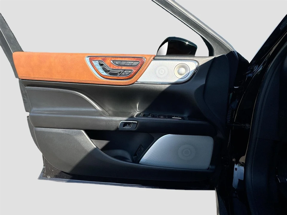 2020 Lincoln Continental 10th Gen - Image 17 of 21