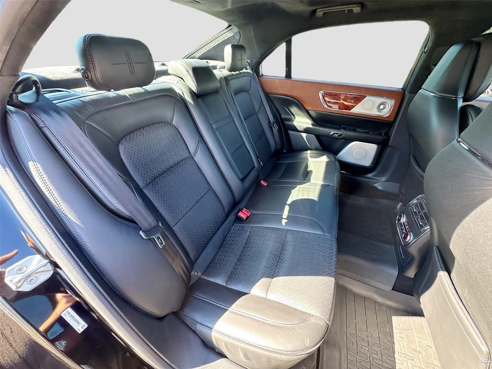 2020 Lincoln Continental 10th Gen - Image 12 of 16