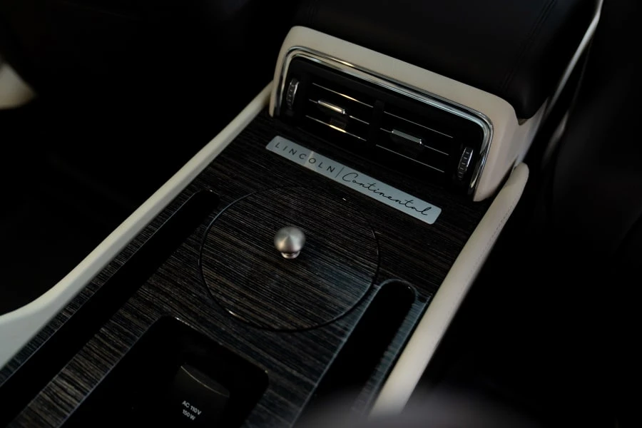 2020 Lincoln Continental 10th Gen - Image 20 of 31