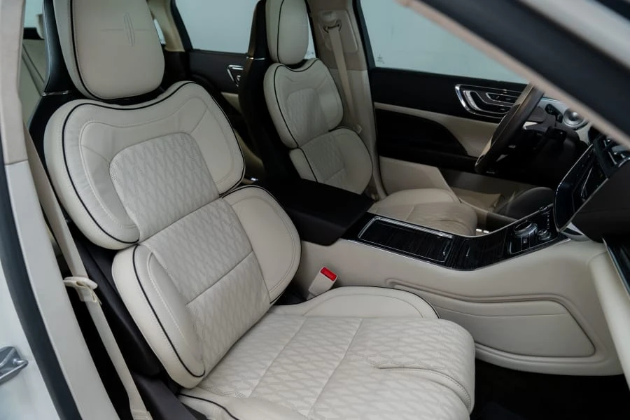 2020 Lincoln Continental 10th Gen - Image 25 of 31