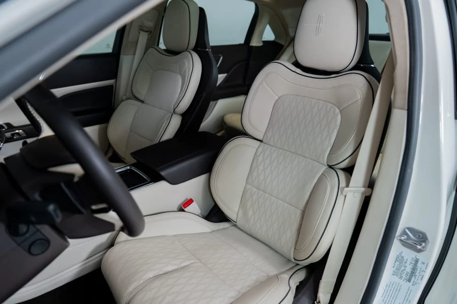 2020 Lincoln Continental 10th Gen - Image 30 of 31