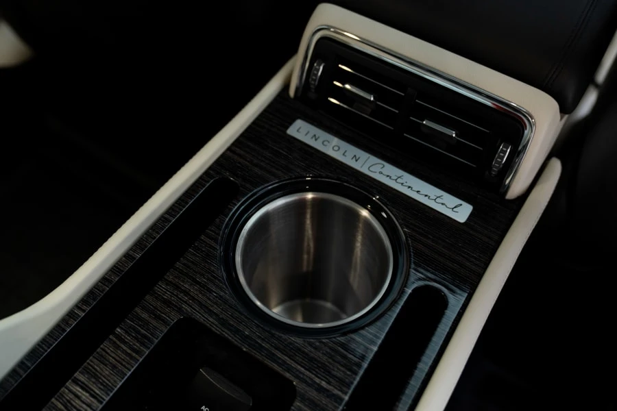 2020 Lincoln Continental 10th Gen - Image 19 of 31