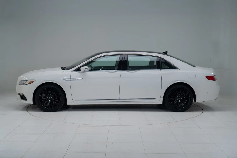 2020 Lincoln Continental 10th Gen - Image 2 of 31