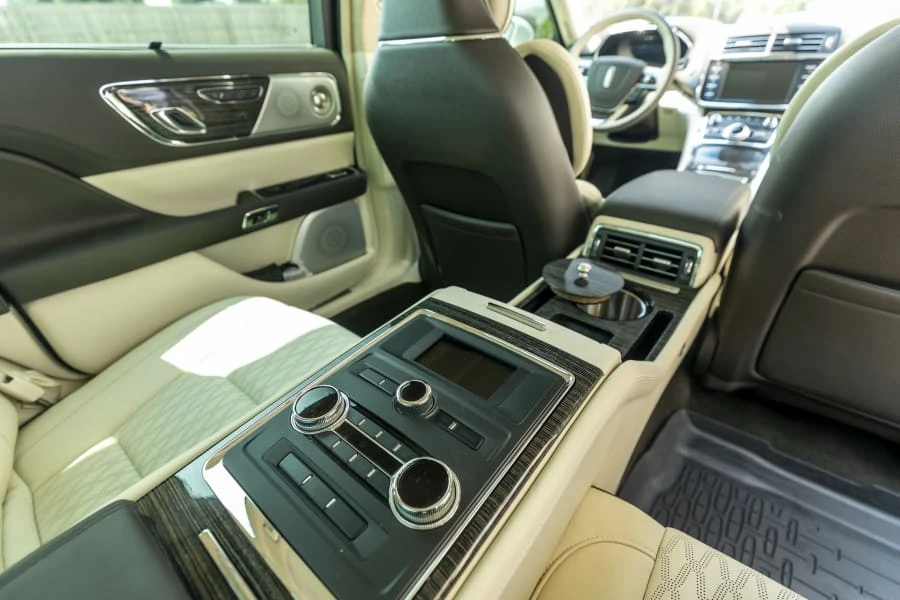 2020 Lincoln Continental 10th Gen - Image 29 of 31