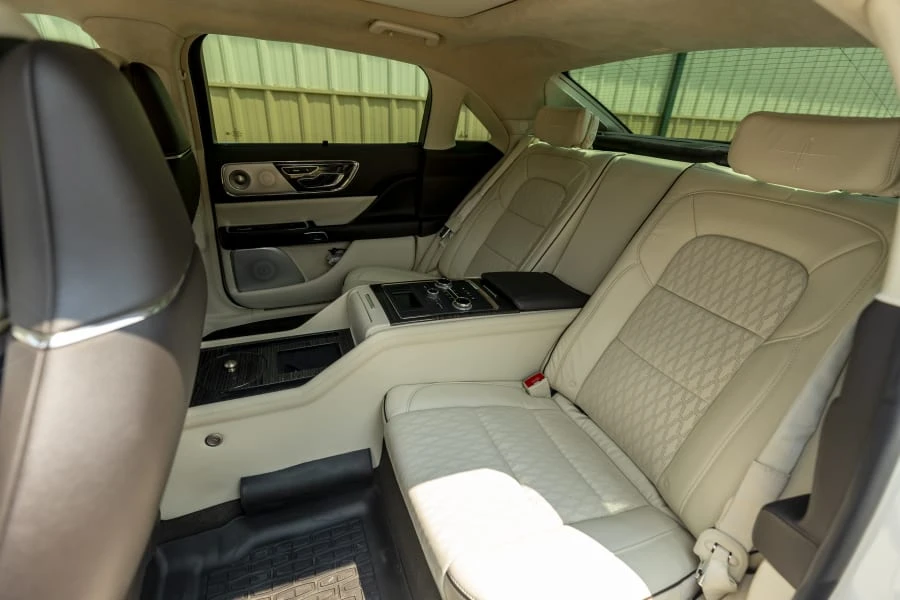 2020 Lincoln Continental 10th Gen - Image 25 of 31
