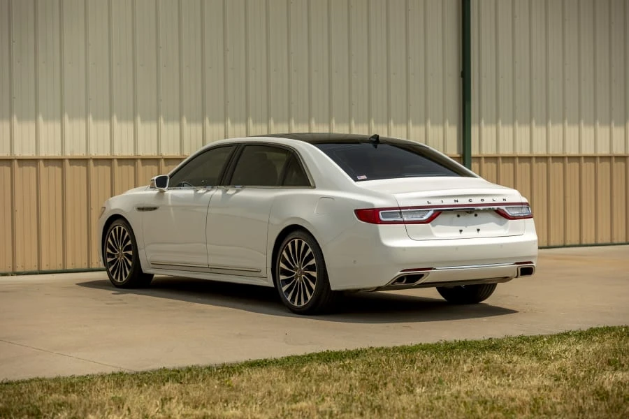2020 Lincoln Continental 10th Gen - Image 16 of 31