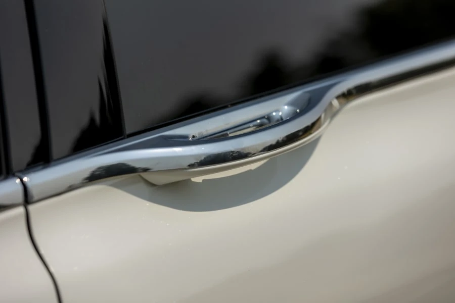 2020 Lincoln Continental 10th Gen - Image 15 of 31