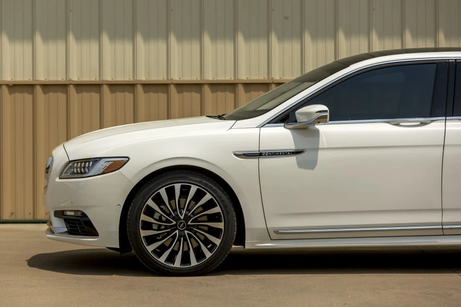 2020 Lincoln Continental 10th Gen - Image 10 of 31