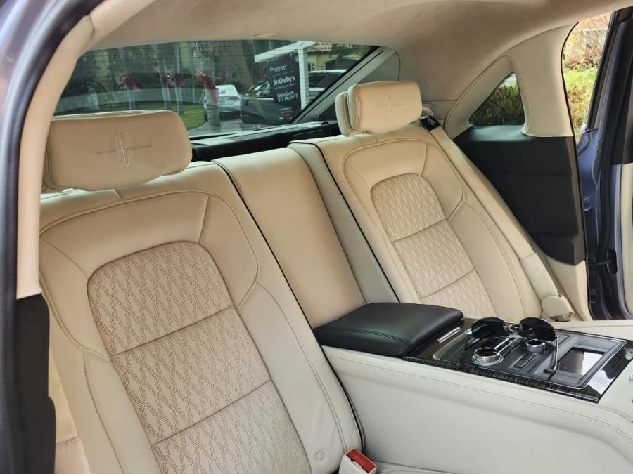 2020 Lincoln Continental 10th Gen - Image 27 of 31