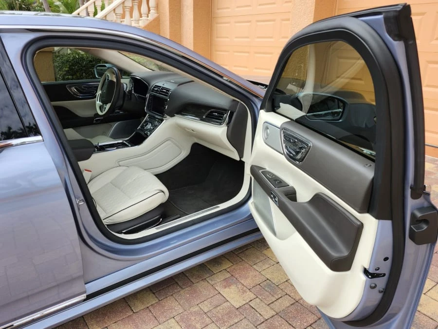 2020 Lincoln Continental 10th Gen - Image 19 of 31