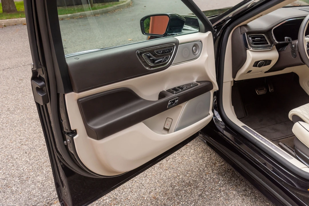 2020 Lincoln Continental 10th Gen - Image 7 of 31