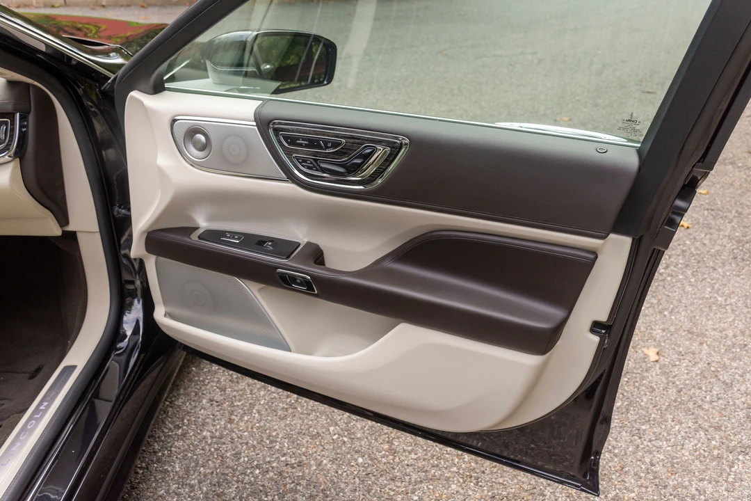 2020 Lincoln Continental 10th Gen - Image 5 of 31