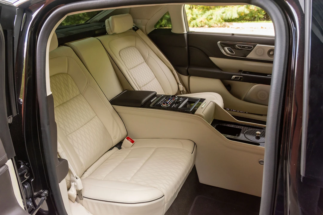 2020 Lincoln Continental 10th Gen - Image 28 of 31