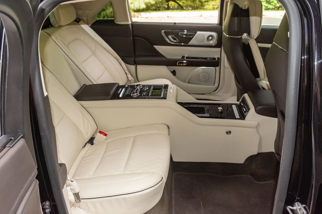 2020 Lincoln Continental 10th Gen - Image 27 of 31