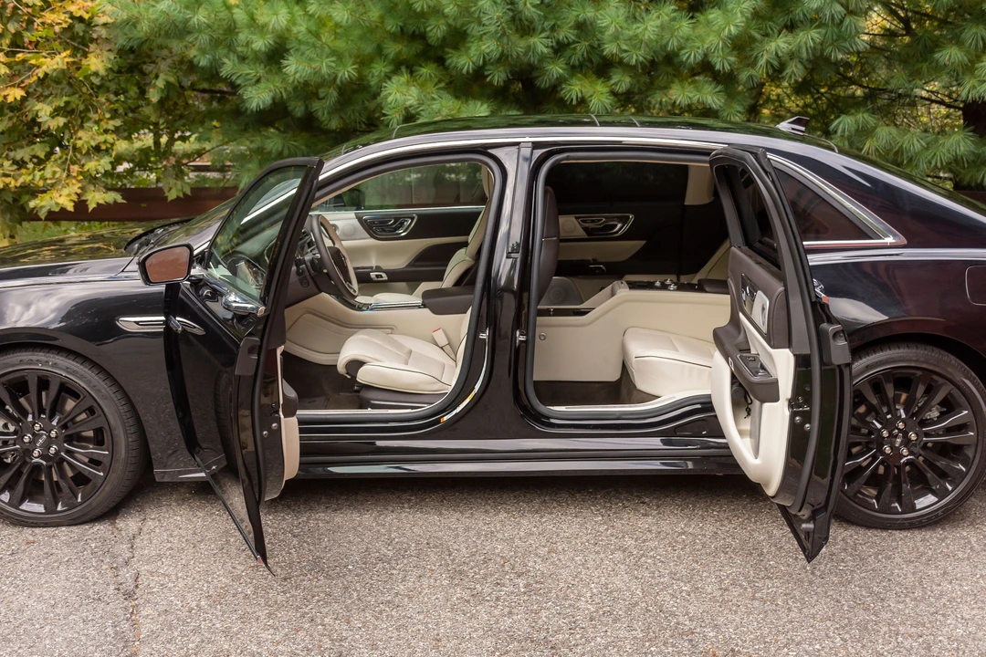 2020 Lincoln Continental 10th Gen - Image 8 of 31