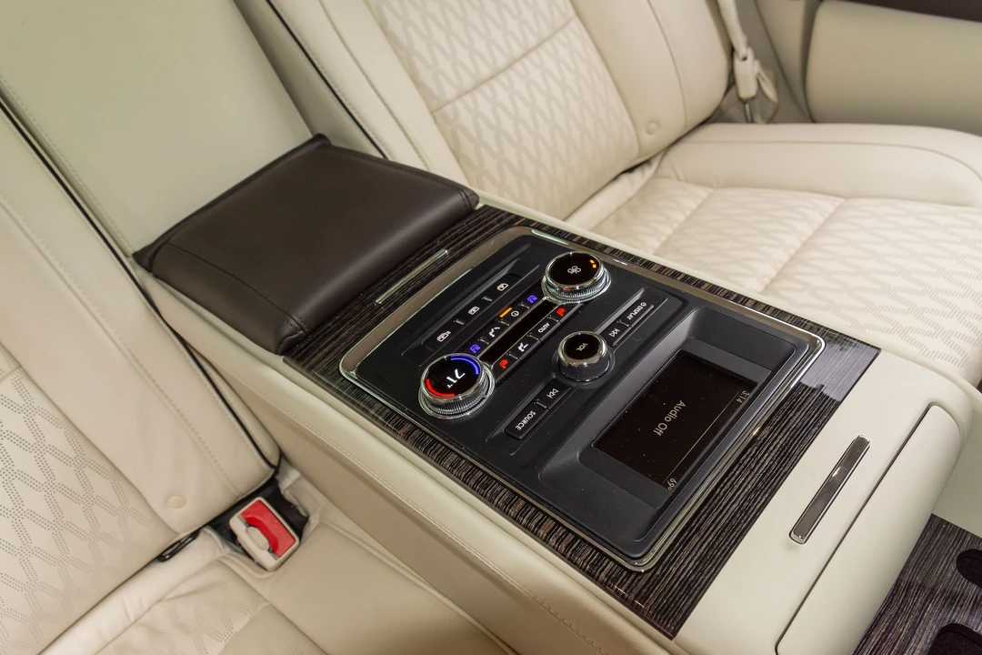 2020 Lincoln Continental 10th Gen - Image 23 of 31
