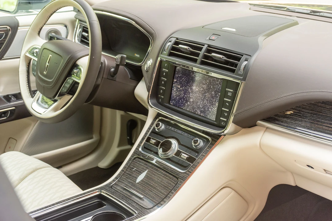2020 Lincoln Continental 10th Gen - Image 29 of 31