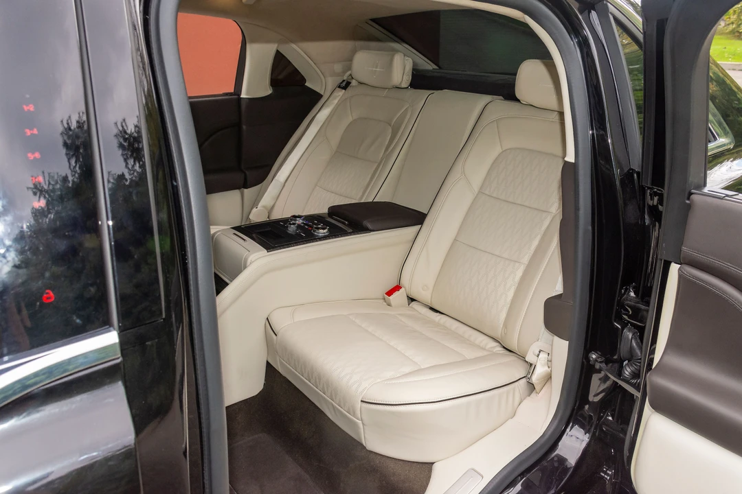 2020 Lincoln Continental 10th Gen - Image 21 of 31