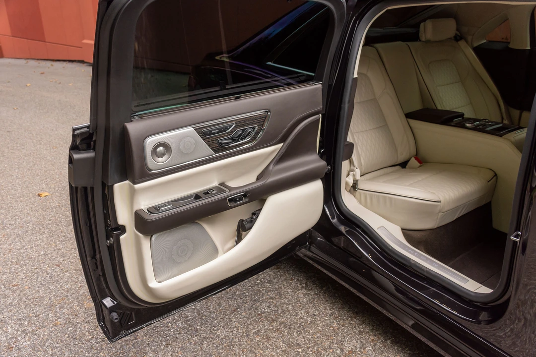 2020 Lincoln Continental 10th Gen - Image 4 of 31