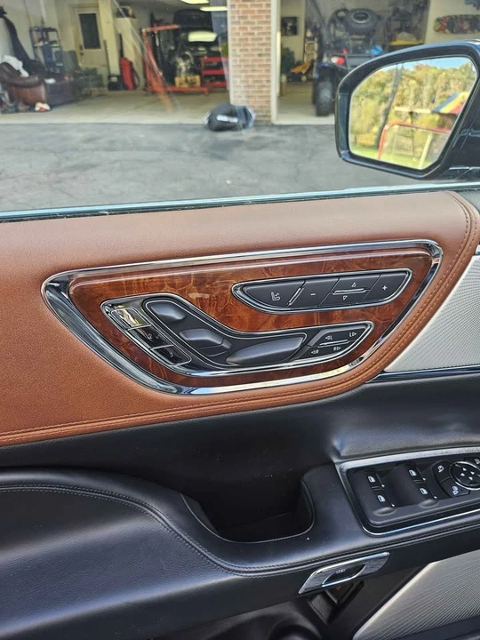 2020 Lincoln Continental 10th Gen - Image 14 of 20