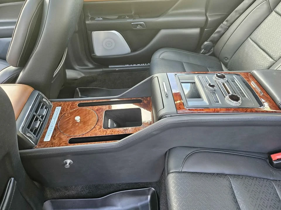 2020 Lincoln Continental 10th Gen - Image 11 of 20