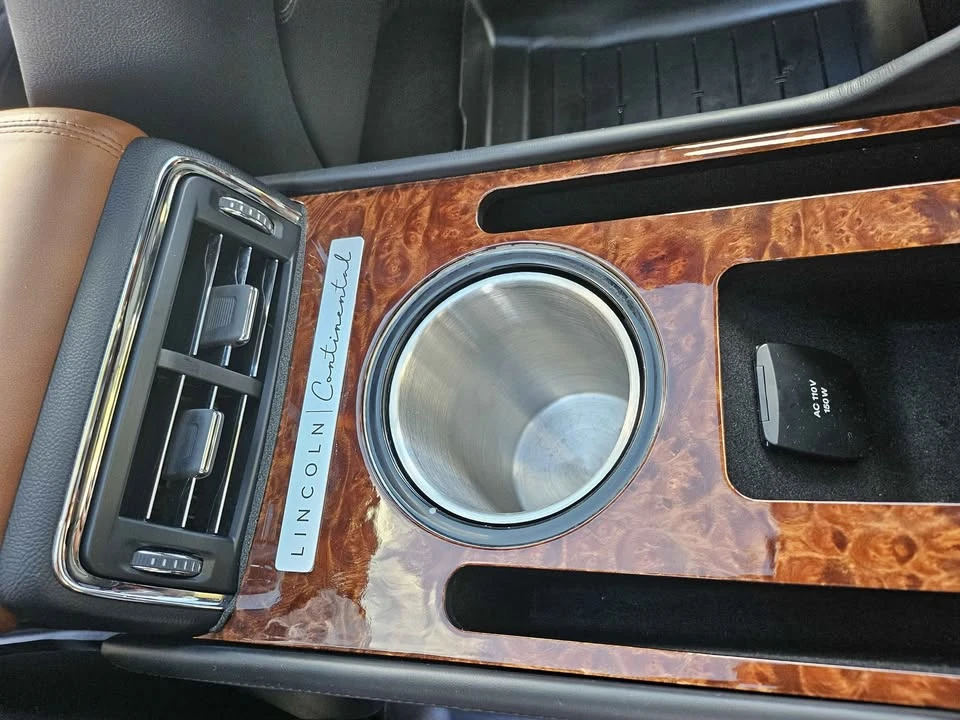 2020 Lincoln Continental 10th Gen - Image 12 of 20