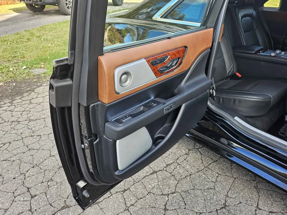 2020 Lincoln Continental 10th Gen - Image 5 of 20