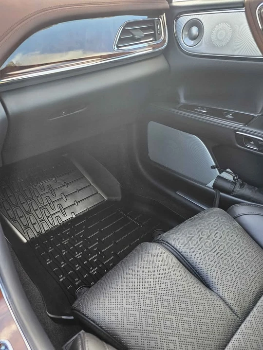 2020 Lincoln Continental 10th Gen - Image 7 of 20